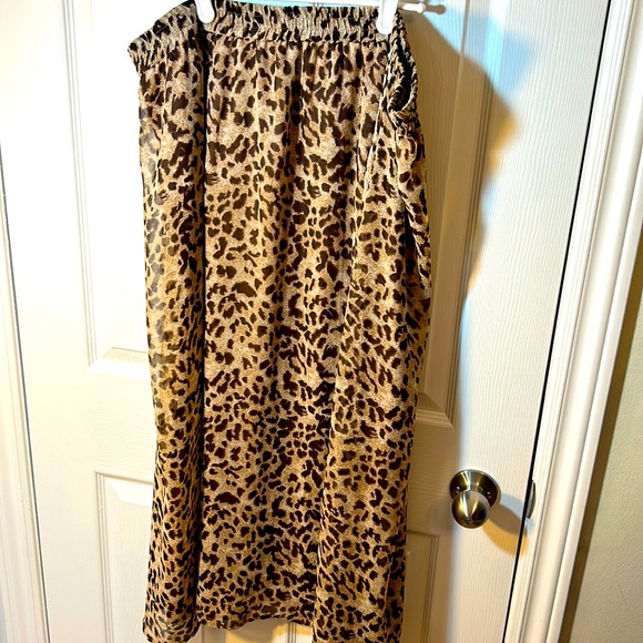 Sears Dresses & Skirts - NWT XL Sears tradition, leopard print, pull on skirt